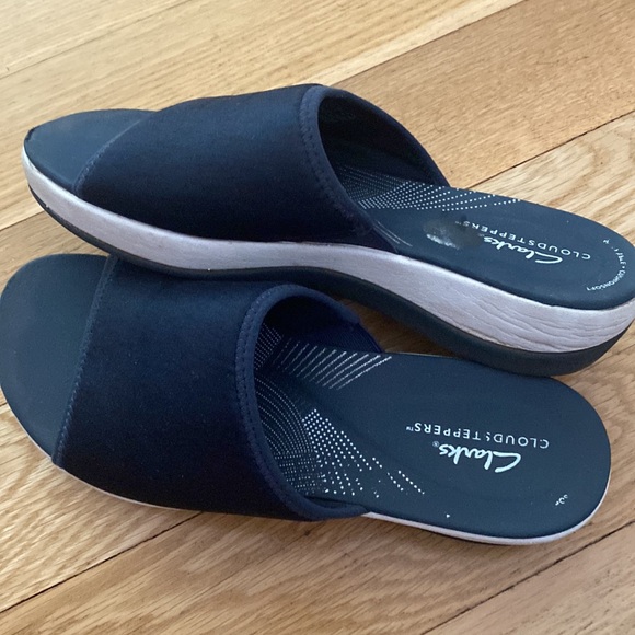 Clark’s .Cloud STeppers Womens sandals. - Picture 5 of 5